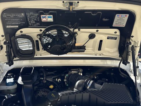 Used 2002 Porsche 911 Cabriolet image 21