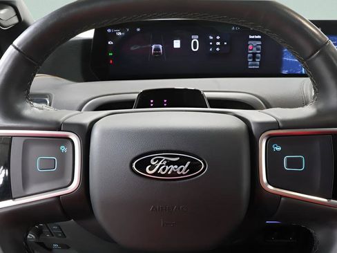 Used 2025 Ford Expedition Tremor AWD/4WD image 17