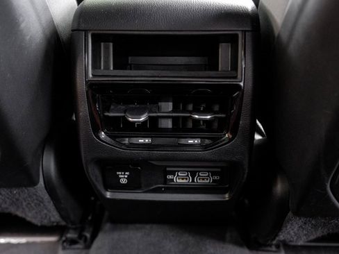 Used 2023 Jeep Grand Cherokee Altitude image 48