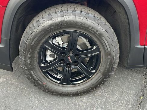 Used 2023 GMC Acadia AT4 w/ Technology Package image 9