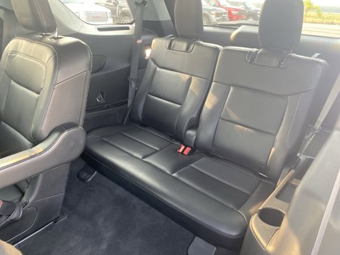 Used 2022 Ford Explorer XLT w/ Equipment Group 202A image 19