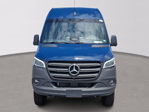 Used 2026 Mercedes-Benz Sprinter 2500 image 2