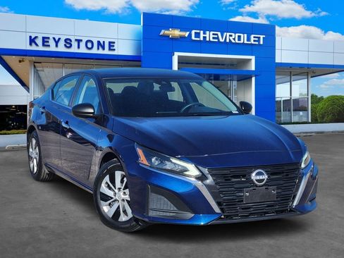 Used 2024 Nissan Altima 2.5 S image 1