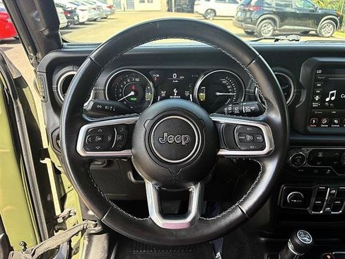 Used 2021 Jeep Wrangler Unlimited Sahara AWD/4WD image 16