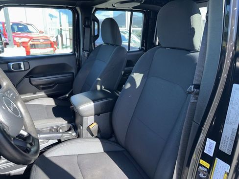 Used 2023 Jeep Gladiator Sport image 13