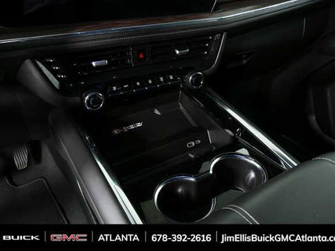 Used 2025 Chevrolet Tahoe LT image 17