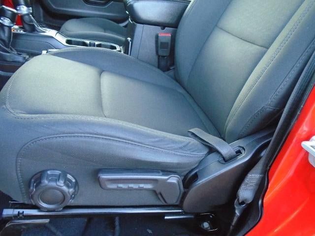 Used 2019 Jeep Wrangler Unlimited Sahara AWD/4WD image 16