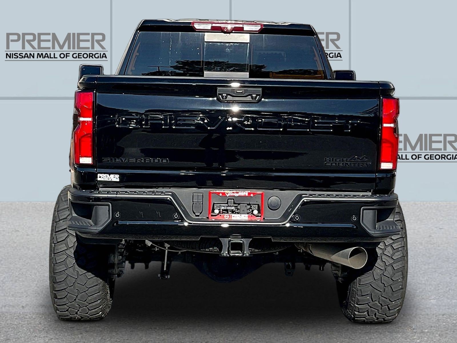 Used 2025 Chevrolet Silverado 2500 High Country w/ Midnight Edition AWD/4WD image 6