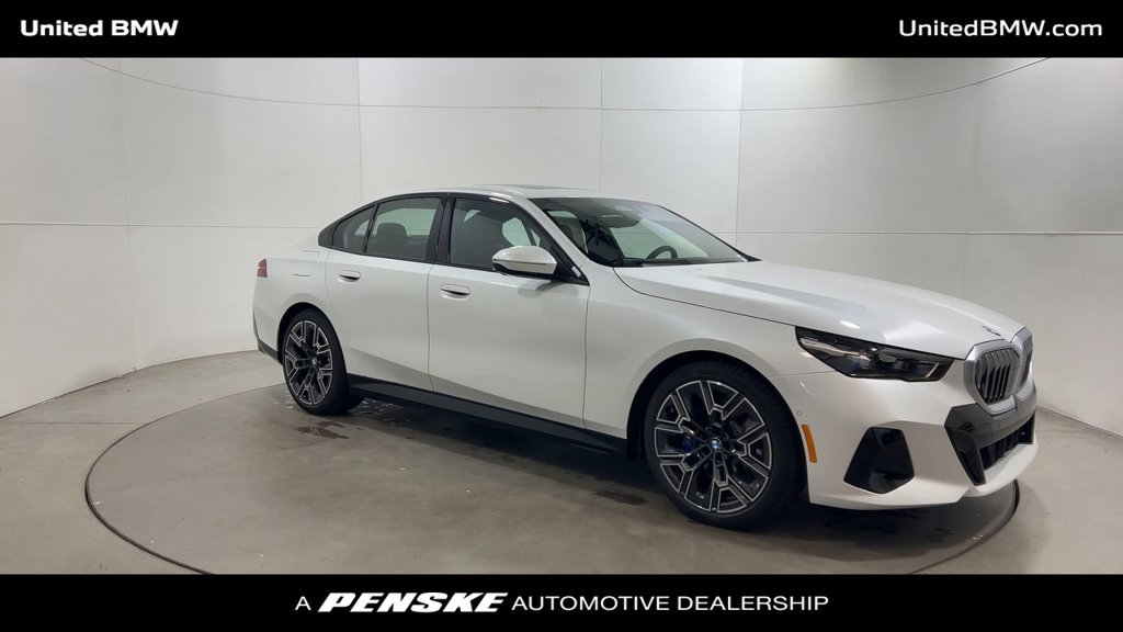 Used 2026 BMW 530i w/ M Sport Package RWD image 2