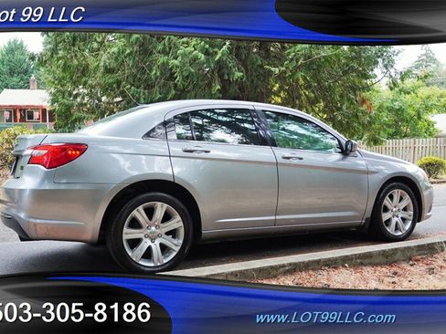 Used 2013 Chrysler 200 LX FWD image 8