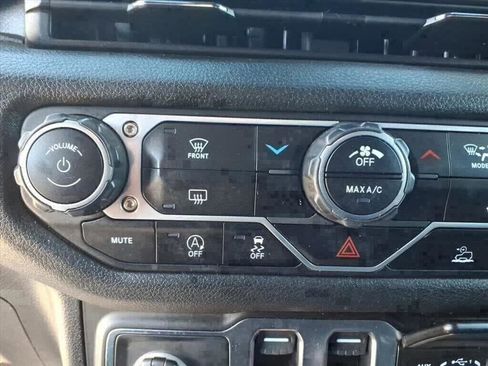 Used 2024 Jeep Wrangler Sport S image 14