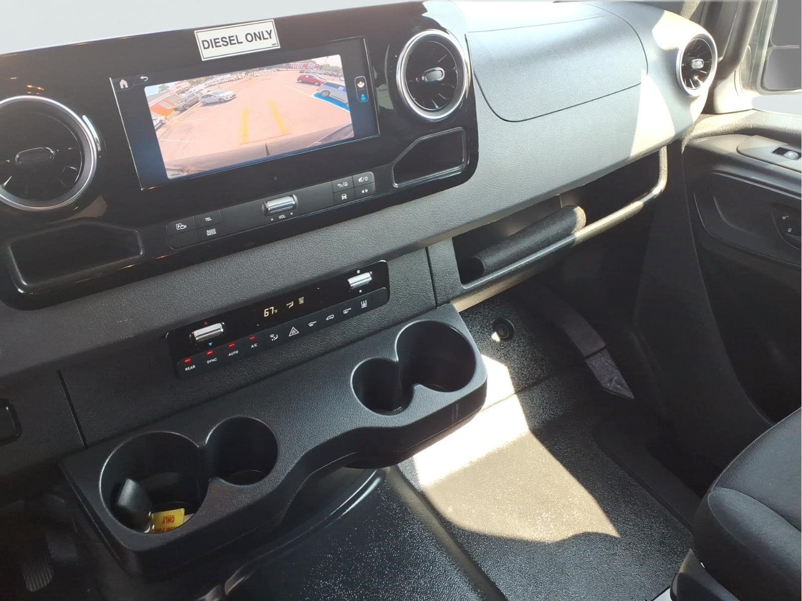 Used 2025 Mercedes-Benz Sprinter 2500 image 25