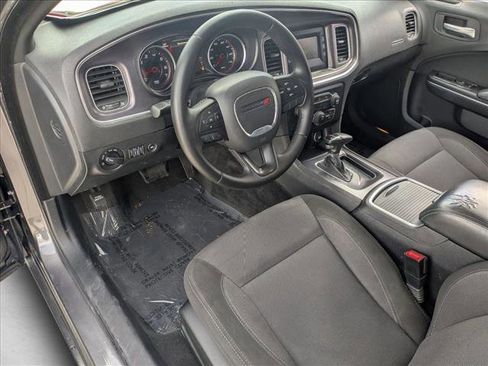 Used 2015 Dodge Charger SE w/ Sport Appearance Group image 9