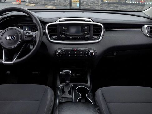 Used 2016 Kia Sorento FWD image 13