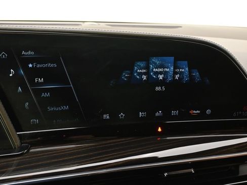Certified 2021 Cadillac Escalade Premium Luxury AWD/4WD image 30