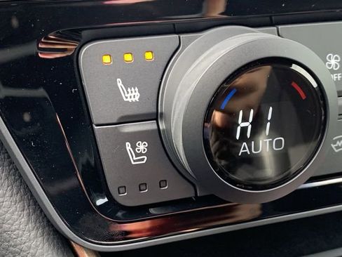 Certified 2026 Toyota Grand Highlander AWD Hybrid image 28