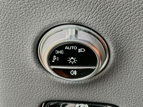 Used 2024 Mercedes-Benz GLC 300 image 30