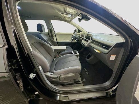 Used 2024 Hyundai Ioniq 5 SEL image 32
