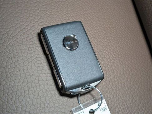 New 2026 Volvo V60 B5 Cross Country Plus w/ Climate Package image 30