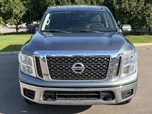 Used 2018 Nissan Titan SV AWD/4WD image 5