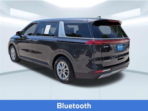 Used 2024 Kia Carnival LX FWD image 4