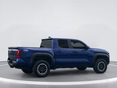Used 2025 Toyota Tacoma TRD Off-Road AWD/4WD image 4