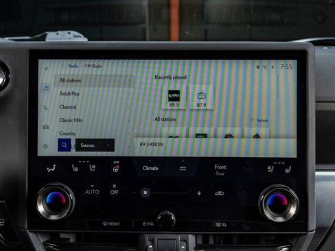 Used 2024 Lexus GX 550 w/ Accessory Package (2T) AWD/4WD image 24