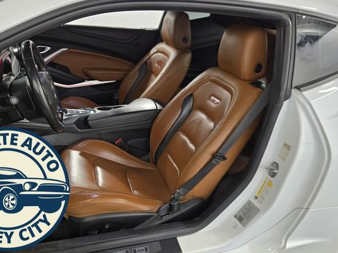 Used 2020 Chevrolet Camaro SS image 29