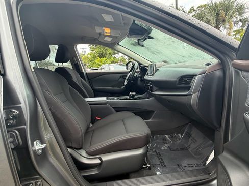 Used 2023 Nissan Rogue S FWD image 16