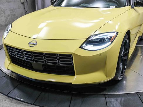 Used 2024 Nissan Z Performance w/ Floor Mat Package RWD image 11