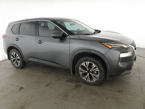 Used 2021 Nissan Rogue SV FWD image 17