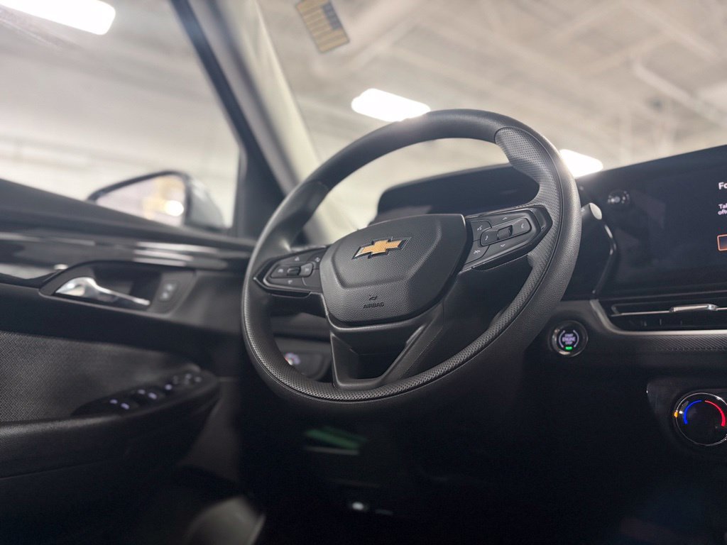 Used 2024 Chevrolet TrailBlazer LT FWD image 33