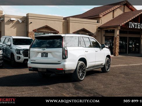 Used 2024 Cadillac Escalade Sport Platinum AWD/4WD image 7