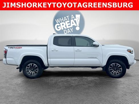 Used 2023 Toyota Tacoma TRD Sport image 2