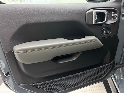 New 2026 Jeep Gladiator Mojave AWD/4WD image 10