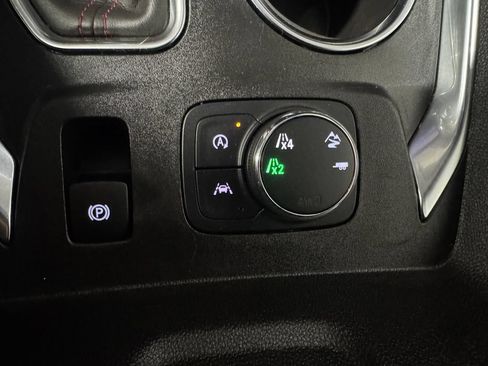 Used 2023 Chevrolet Traverse RS AWD/4WD image 38