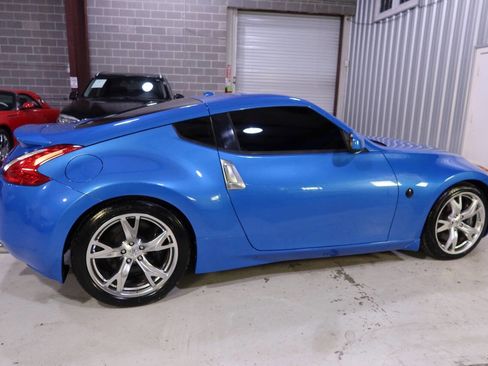 Used 2009 Nissan 370Z Touring w/ Sport Pkg image 5