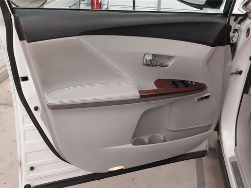 Used 2011 Toyota Venza image 22