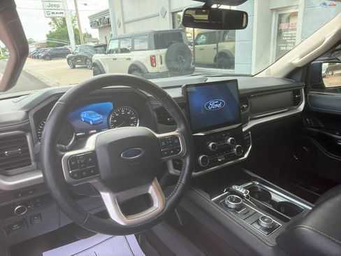 Used 2023 Ford Expedition Max XLT AWD/4WD image 14