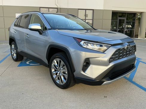 Used 2021 Toyota RAV4 Limited AWD/4WD image 4