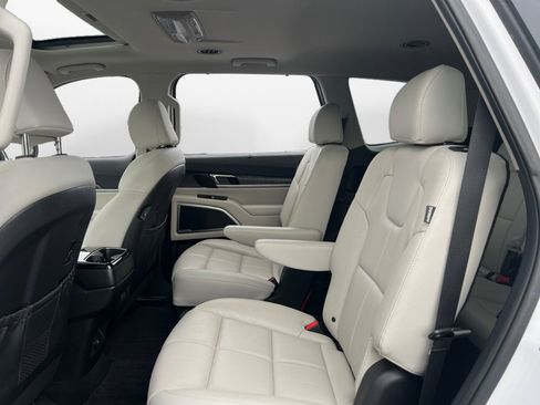 Used 2023 Kia Telluride EX w/ EX Captain's Chair Package image 13