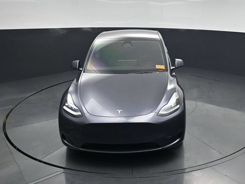 Used 2023 Tesla Model Y Long Range AWD/4WD image 29