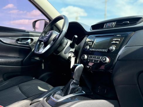 Used 2017 Nissan Rogue S AWD/4WD image 35