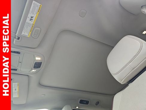 Used 2017 Chrysler Pacifica Limited w/ UConnect Theater Package image 32