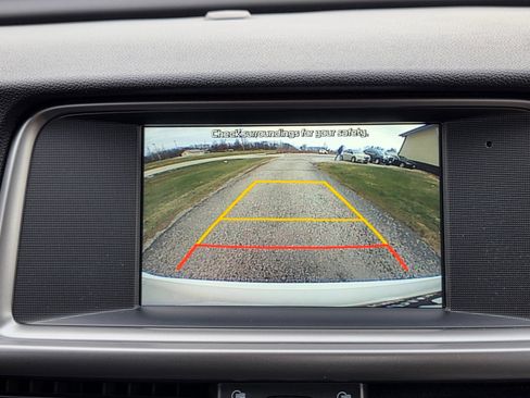 Used 2018 Kia Optima LX w/ 17" Alloy Wheels Package image 12