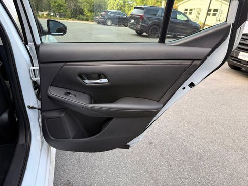 Used 2023 Nissan Sentra SR FWD image 25