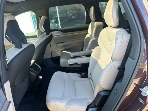 Used 2025 Volvo EX90 Ultra AWD/4WD image 31