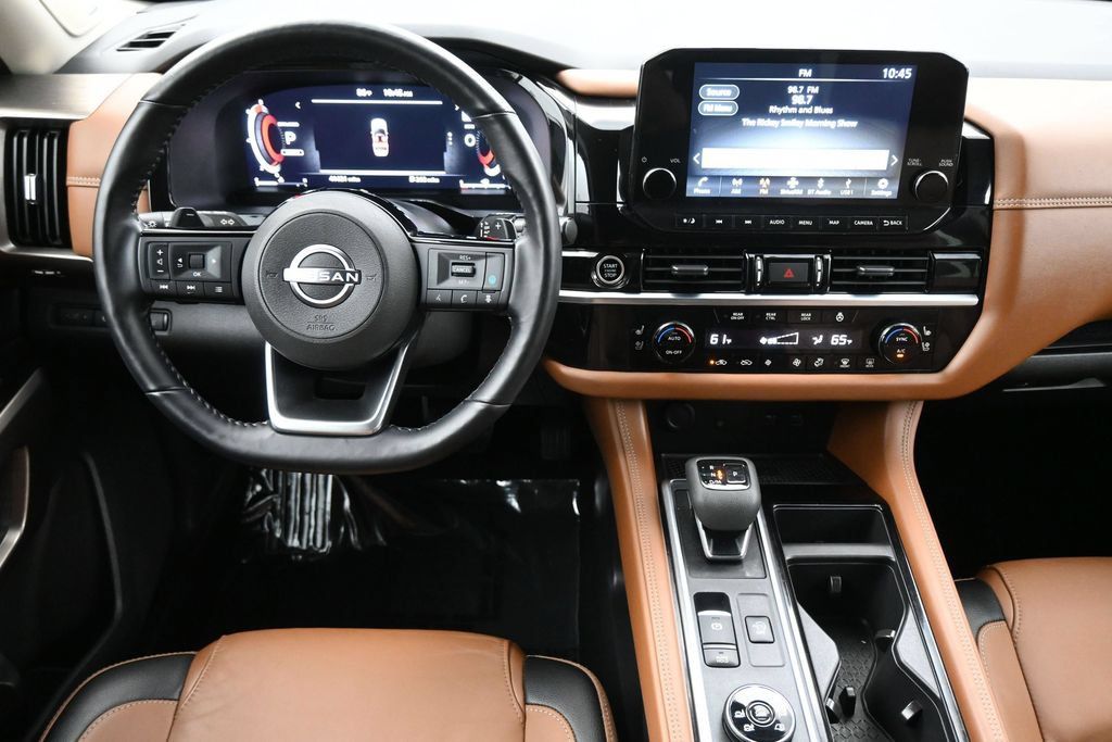 Used 2023 Nissan Pathfinder Platinum AWD/4WD image 7