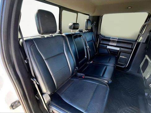 Certified 2019 Ford F250 Lariat w/ Chrome Package image 28