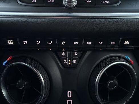 Used 2023 Chevrolet Blazer LT image 22